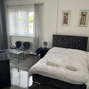 Zams Rooms